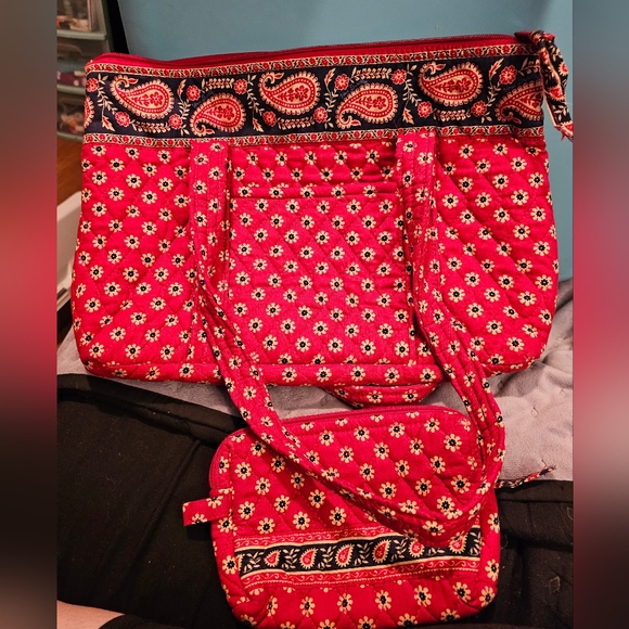 Vera Bradley tote and makeup clutch - Picture 1 of 3
